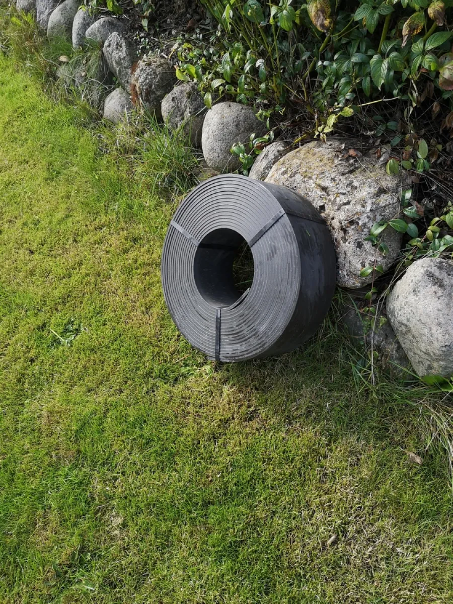 Bedafgrænsning & Minihegn*Bedkant 10 meter sort plast