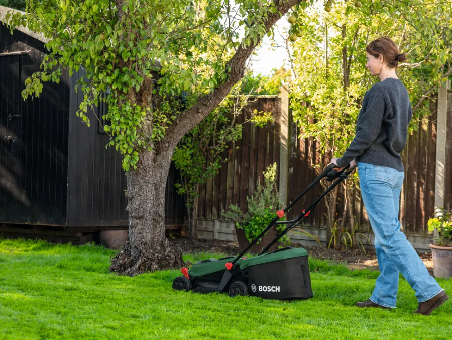 Bosch Plæneklippere*Rotak 18V-32 akku plæneklipper 4,0 Ah