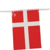 Pynt & Festudstyr*Guirlande m/12 stk. firkantet flag plastik
