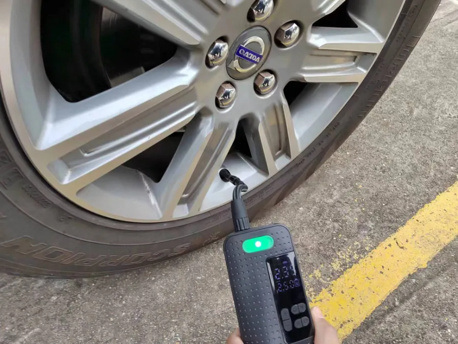 AutoZone® Kompressor|Biltilbehør*Kompressor akku 2000 mAh -