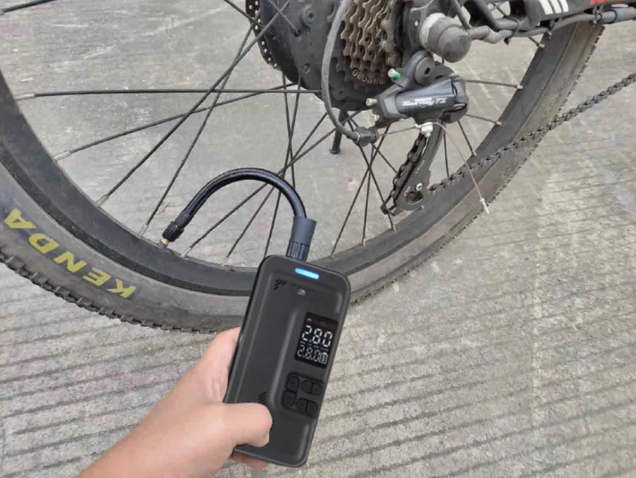 AutoZone® Kompressor|Biltilbehør*Kompressor akku 2000 mAh -