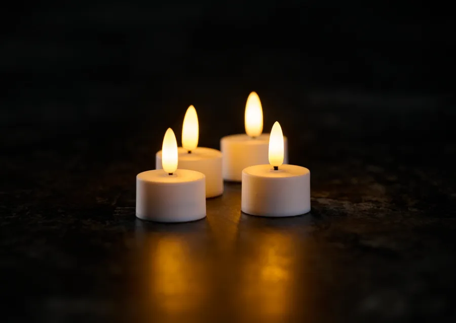 DAY Dekorativ Belysning - Indendørs*LED-fyrfadslys med 3D-flamme 4 stk. -