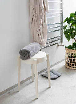 Havestole*Plastik taburet råhvid